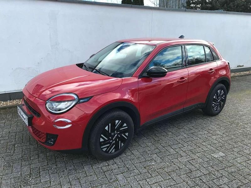 Gebraucht Fiat 600E Red 114 kW (156 PS) 2023 (red) rot SUV