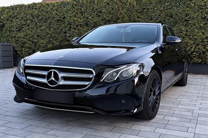 Gebraucht Mercedes E200 Avantgarde 184 PS (135 kW) 2016 Schwarz Limousine