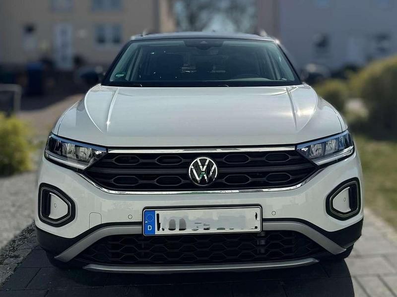 Gebraucht VW T-Roc Move 110 PS (80 kW) 2023 Weiß SUV