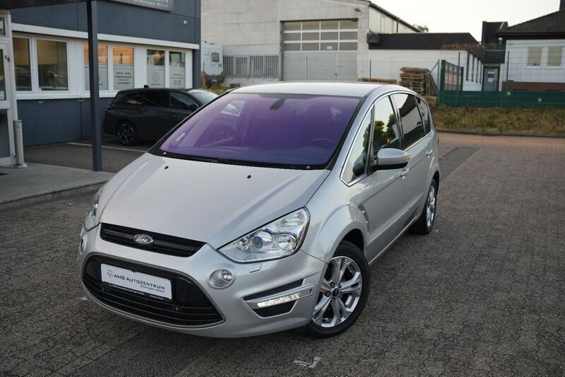 Silber Gebraucht 2011 Ford S-MAX Titanium Van / Kleinbus | 6.699 € (Guter Preis) - Bild 1/4