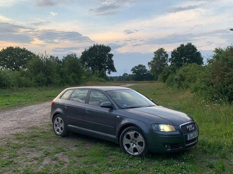 Grau Gebraucht 2006 Audi A3 Ambition Limousine | 3.999 € (Fairer Preis) - Bild 1/4
