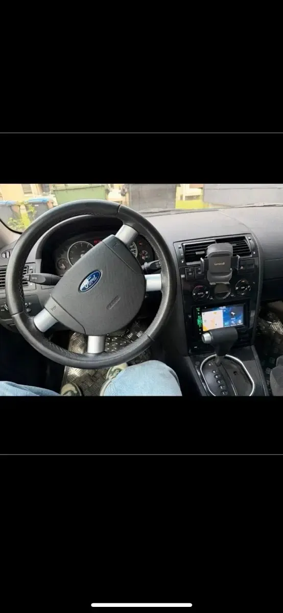 Gebraucht Ford Mondeo 145 PS (106 kW) 2002 Limousine