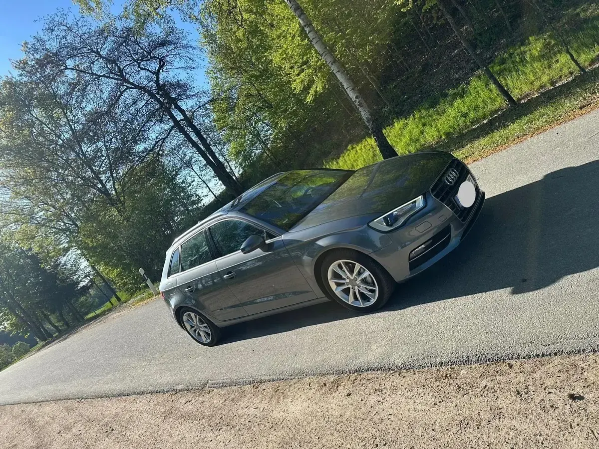 Gebraucht Audi A3 Ambiente 150 PS (110 kW) 2015 Grau Limousine