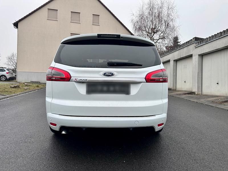 Gebraucht Ford S-MAX Titanium S 163 PS (119 kW) 2015 Weiß Van / Kleinbus