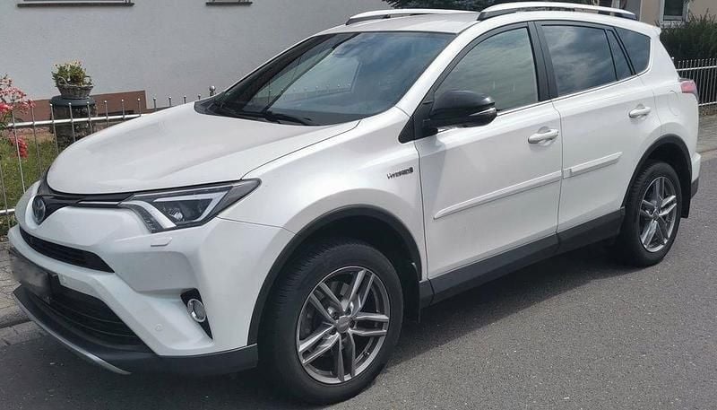 Weiß Gebraucht 2017 Toyota RAV4 Executive SUV | 22.500 € (Fairer Preis) - Bild 1/4