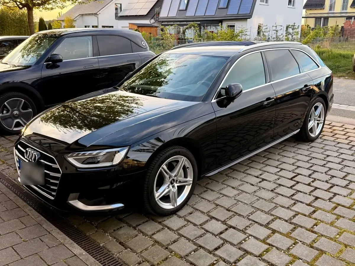 Gebraucht Audi A4 Advanced 190 PS (139 kW) 2020 Schwarz Kombi