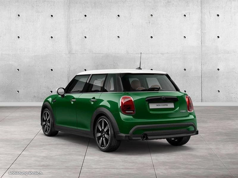 Gebraucht Mini Cooper 136 PS (100 kW) 2023 British racing green iv Kleinwagen