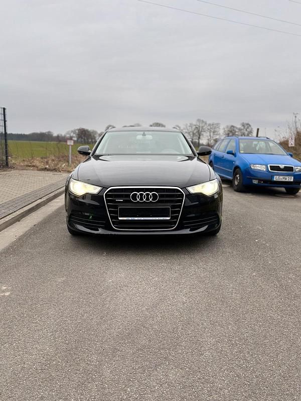 Schwarz Gebraucht 2013 Audi A6 Kombi | 13.780 € - Bild 1/4