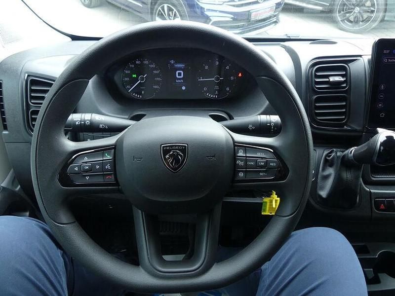 Gebraucht Peugeot Boxer 180 PS (132 kW) 2025 Lackierung weiss Van