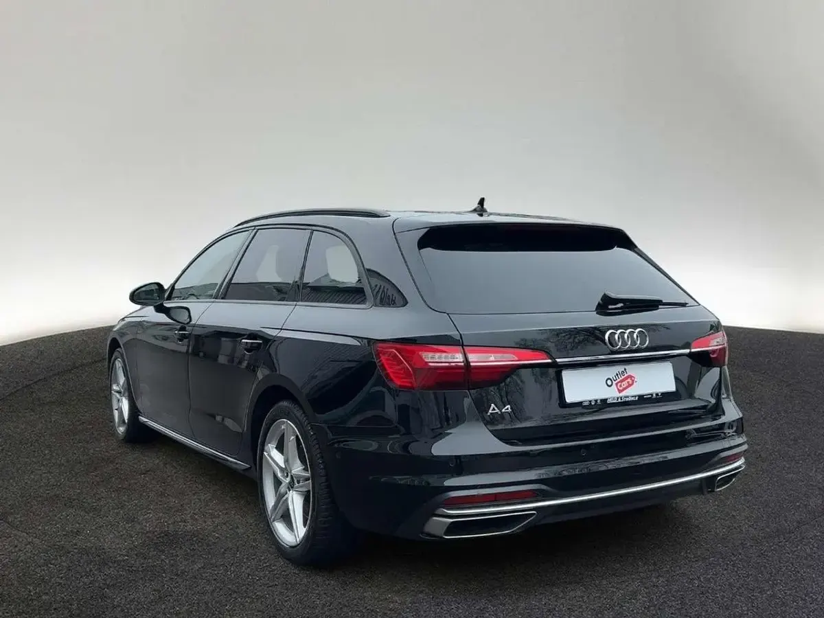 Gebraucht Audi A4 S-Line 204 PS (150 kW) 2023 Mythosschwarz metallic Kombi