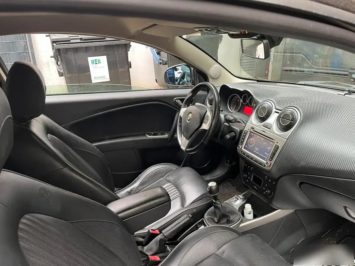Gebraucht Alfa Romeo MiTo 85 PS (62 kW) 2012 Schwarz Kleinwagen