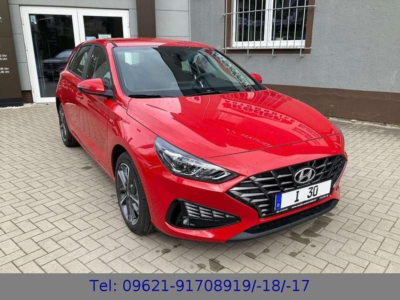 Engine red Neu 2024 Hyundai i30 Trend Limousine | 23.350 € (Fairer Preis) - Bild 1/4
