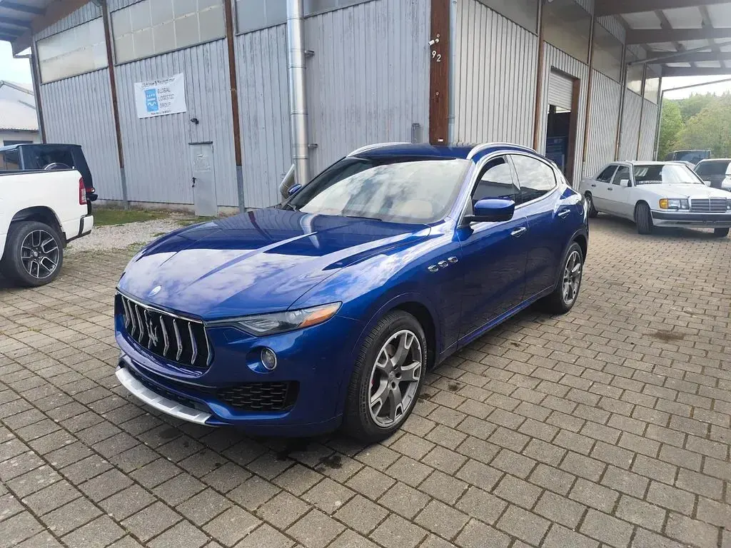 Gebraucht Maserati Levante 349 PS (256 kW) 2017 Blau SUV