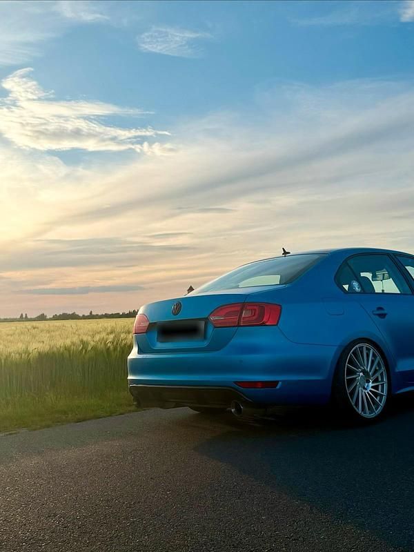 Gebraucht VW Jetta 122 PS (89 kW) 2014 Silber Limousine