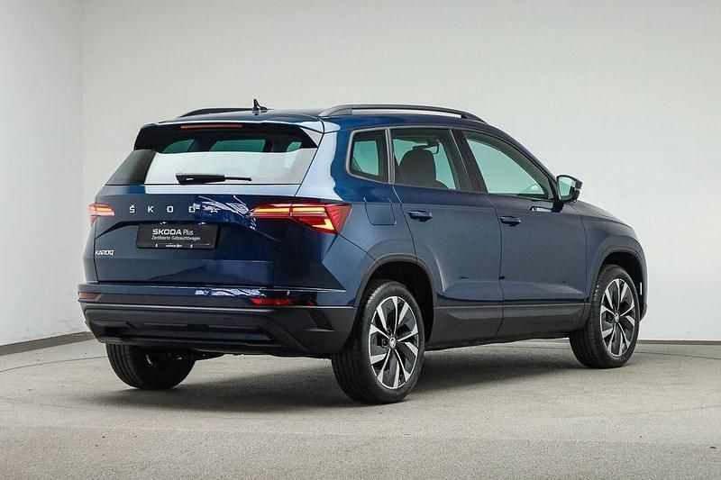 Gebraucht Skoda Karoq Style 116 PS (85 kW) 2023 Lavablau metallic (metallic) SUV