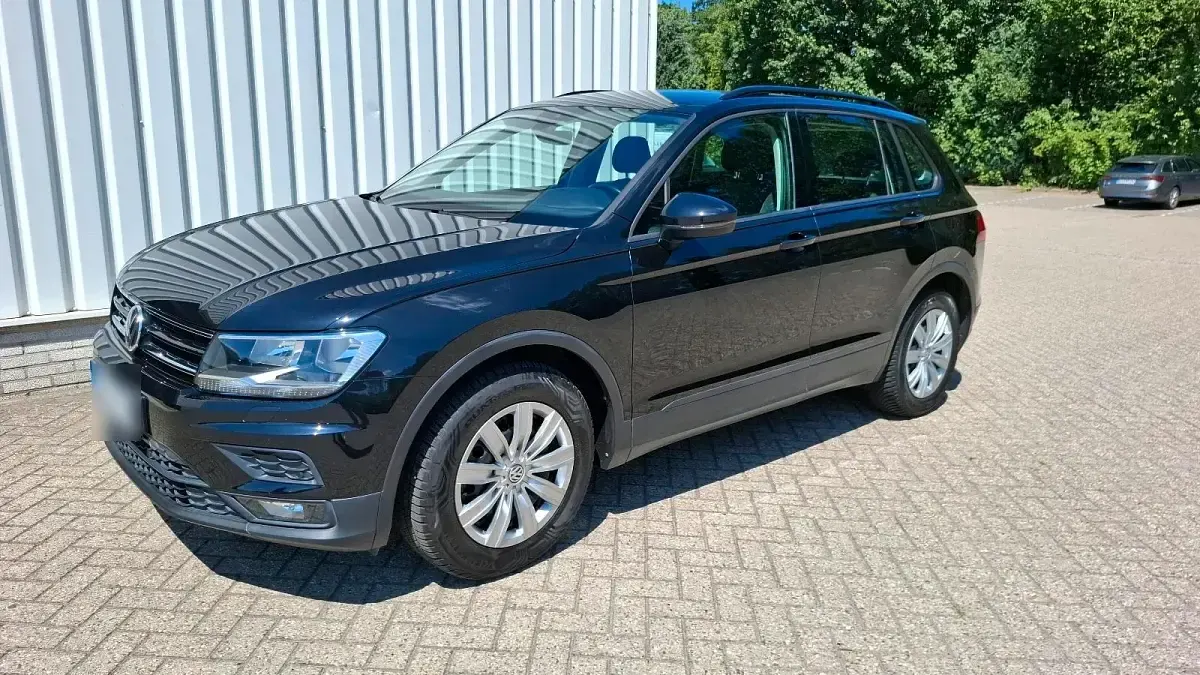 Gebraucht VW Tiguan 125 PS (91 kW) 2017 Schwarz SUV