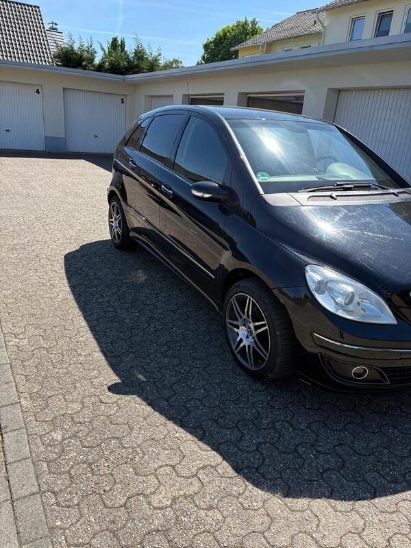 Schwarz Gebraucht 2008 Mercedes B170 Van / Kleinbus | 4.300 € (Guter Preis) - Bild 1/4
