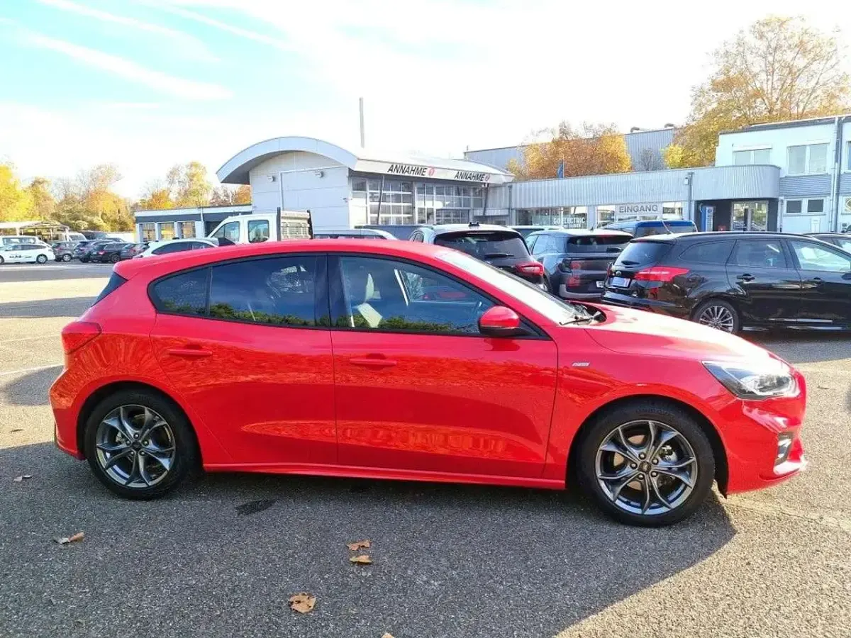 Brugt Ford Focus ST-Line 155 HK (114 kW) 2020 Rød Sedan