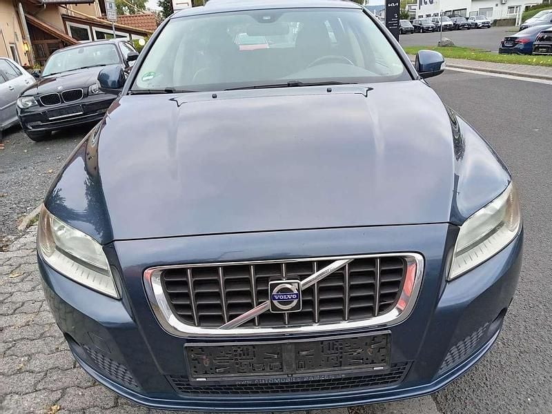 Blau Gebraucht 2009 Volvo V70 Kombi | 2.680 € (Fairer Preis) - Bild 1/4