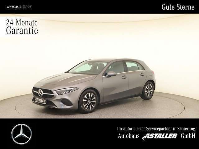 Metalliclack mountaingrau (metallic) Gebraucht 2023 Mercedes A180 Advanced Limousine | 25.299 € (Guter Preis) - Bild 1/4