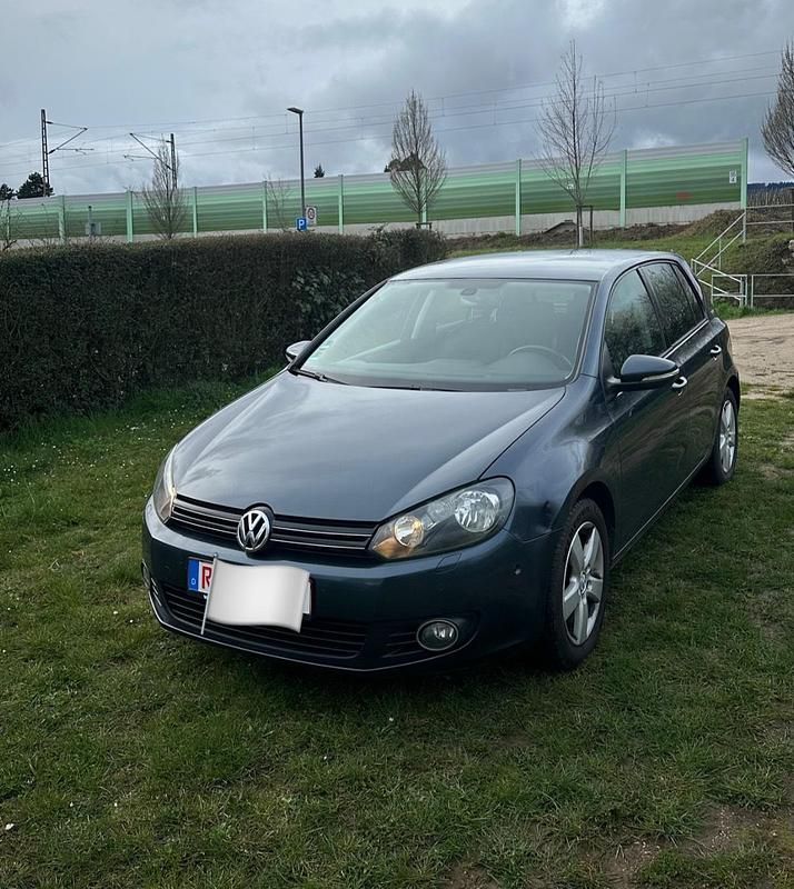 Gebraucht VW Golf VI Team 122 PS (89 kW) 2010 Blau Kleinwagen