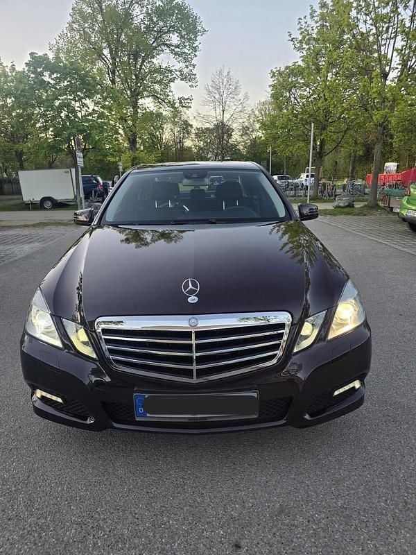 Second-hand Mercedes E350 292 CP (214 kW) 2009 Maro Berlinǎ