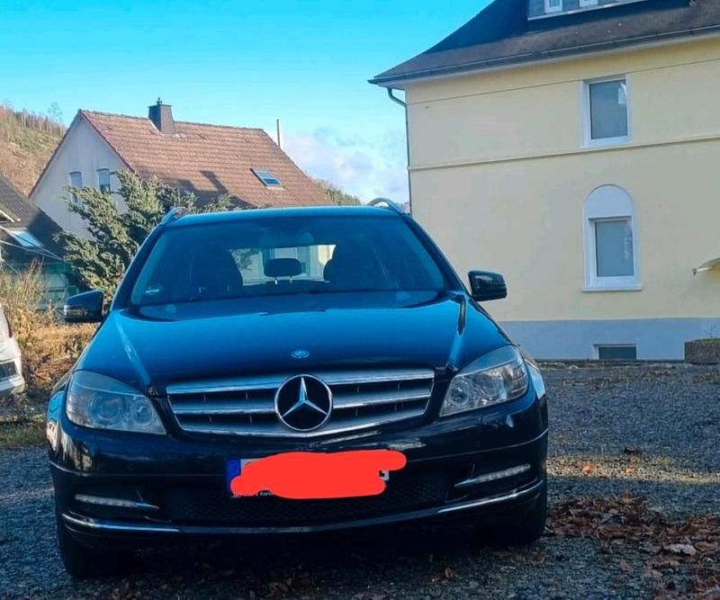 Gebraucht Mercedes 220 170 PS (125 kW) 2010 Schwarz Kombi