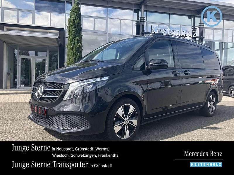 Obsidianschwarz Gebraucht 2024 Mercedes V300 Edition Van / Kleinbus | 57.290 € (Guter Preis) - Bild 1/4