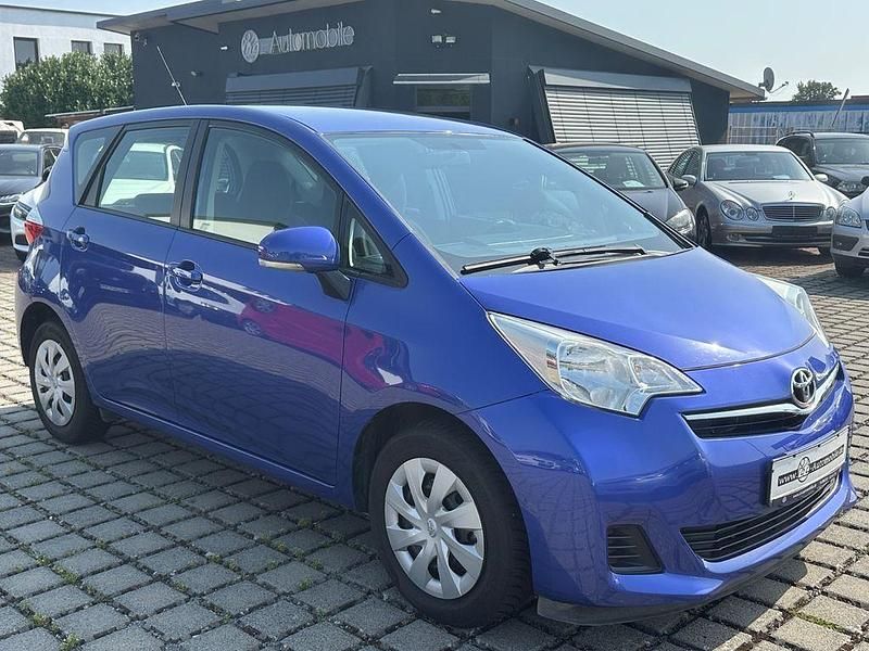 Blau Gebraucht 2011 Toyota Verso-S Life Van / Kleinbus | 6.500 € (Fairer Preis) - Bild 1/4
