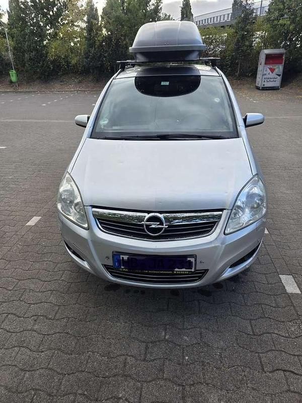 Gebraucht Opel Zafira 140 PS (102 kW) 2008 Silber Van / Kleinbus