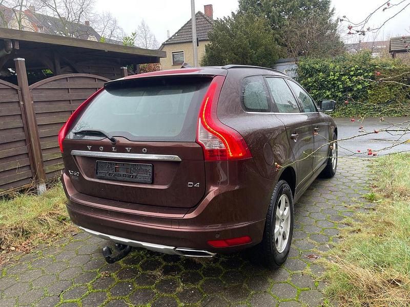 Gebraucht Volvo XC60 Kinetic 181 PS (133 kW) 2014 Braun SUV