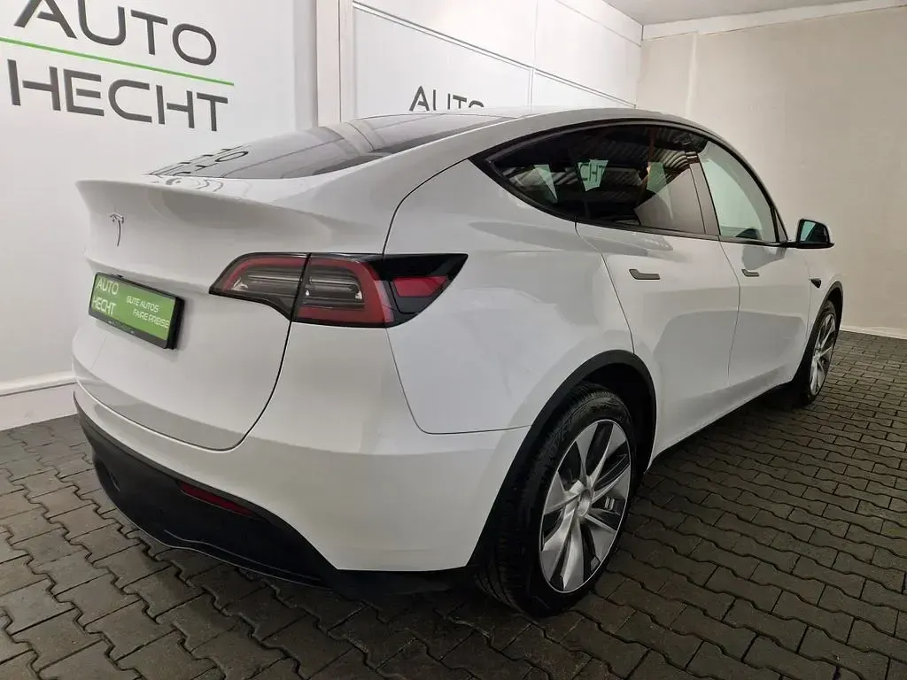 Usata Tesla Model Y Standard Range 219 kW (299 CV) 2023 Bianco SUV