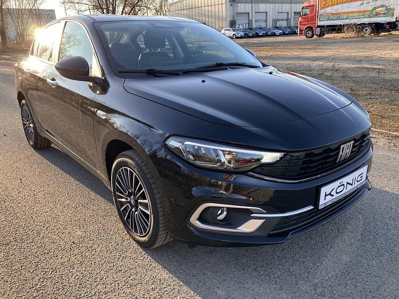 Gebraucht Fiat Tipo Urban 131 PS (96 kW) 2026 Schwarz Limousine