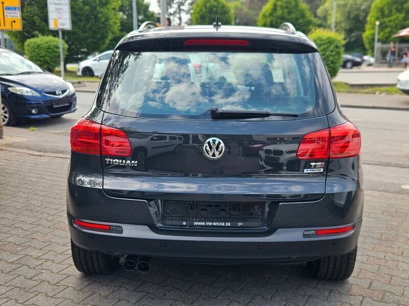Gebraucht VW Tiguan Trendline 122 PS (89 kW) 2015 Grau SUV
