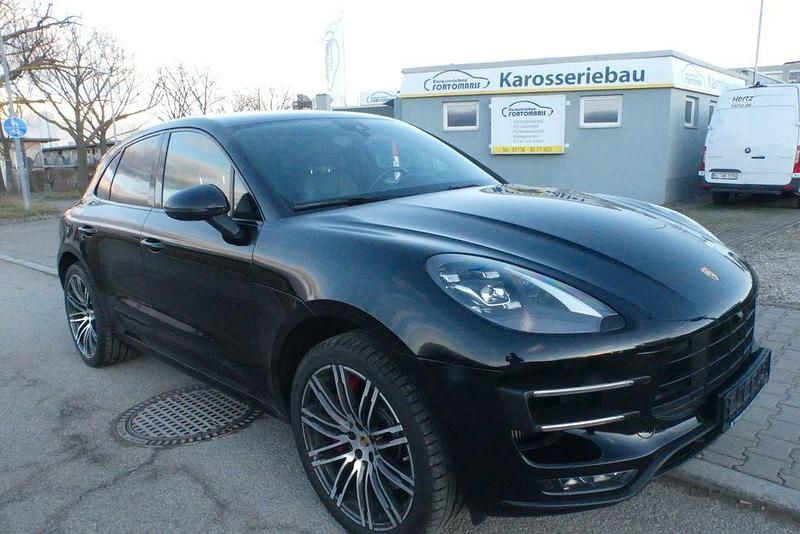 Gebraucht Porsche Macan Turbo Performance Package 441 PS (324 kW) 2017 Schwarz SUV