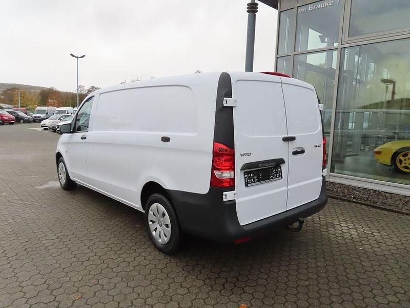 Gebraucht Mercedes Vito 163 PS (119 kW) 2023 Weiß Van