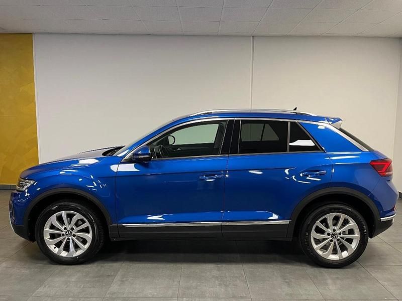 Second-hand VW T-Roc Style 150 CP (110 kW) 2023 Albastru SUV