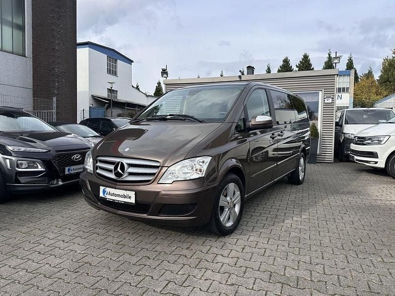 Dolomitbraun metallic Gebraucht 2012 Mercedes Viano Van / Kleinbus | 19.880 € (Etwas zu teuer) - Bild 1/4