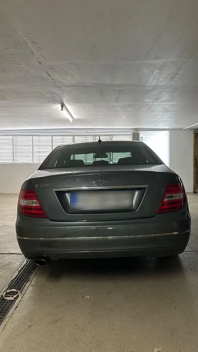 Gebraucht Mercedes C200 Elegance 184 PS (135 kW) 2012 Grau Limousine