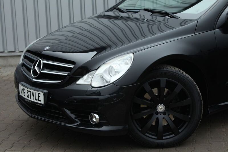 Schwarz Gebraucht 2010 Mercedes R350 AMG Van / Kleinbus | 14.991 € - Bild 1/4