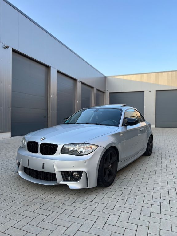 Silber Gebraucht 2011 BMW 120 M Sport Kleinwagen | 8.900 € (Fairer Preis) - Bild 1/4