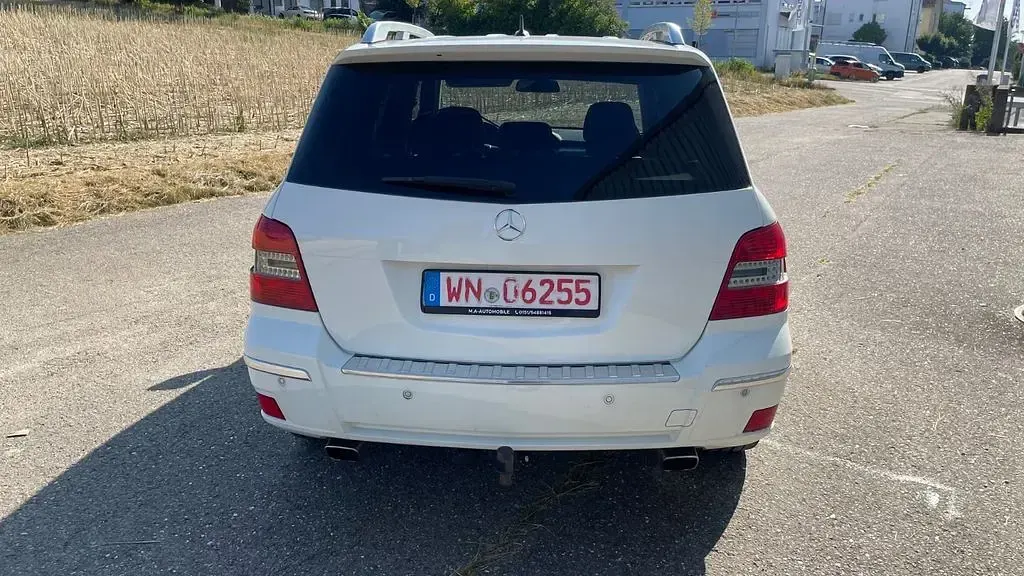 Gebraucht Mercedes GLK250 Sport 204 PS (150 kW) 2010 Weiß SUV