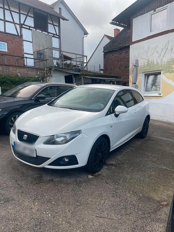 Weiß Gebraucht 2009 Seat Ibiza Kleinwagen | 2.300 € (Teuer) - Bild 1/4
