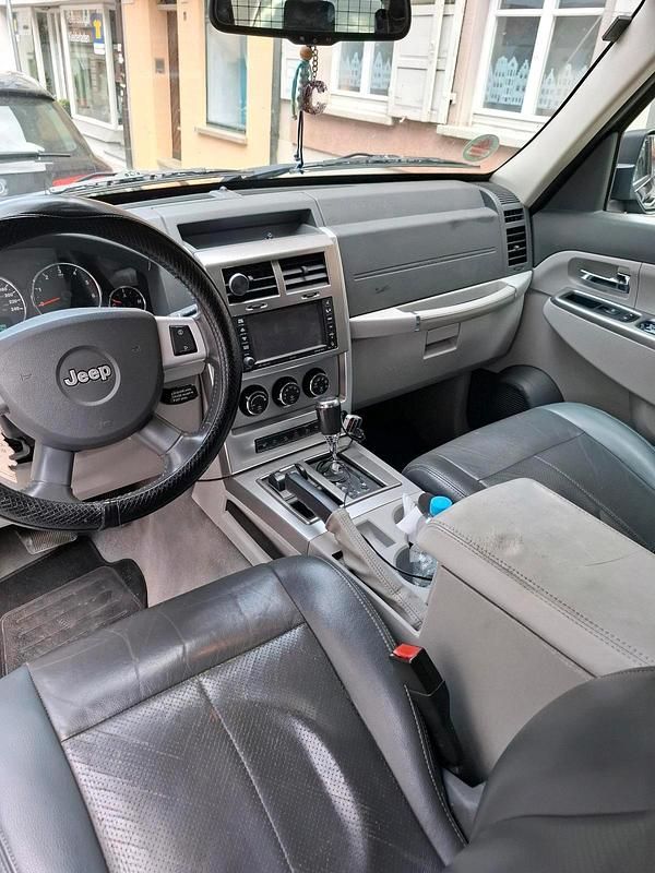 Gebraucht Jeep Cherokee 177 PS (130 kW) 2009 Schwarz SUV