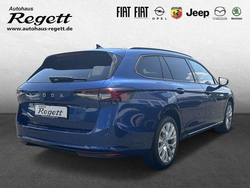 Neu Skoda Superb Selection 150 PS (110 kW) 2025 Blau Kombi