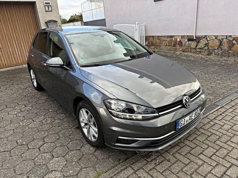 Grau Gebraucht 2017 VW Golf VII Limousine | 12.700 € (Guter Preis) - Bild 1/4