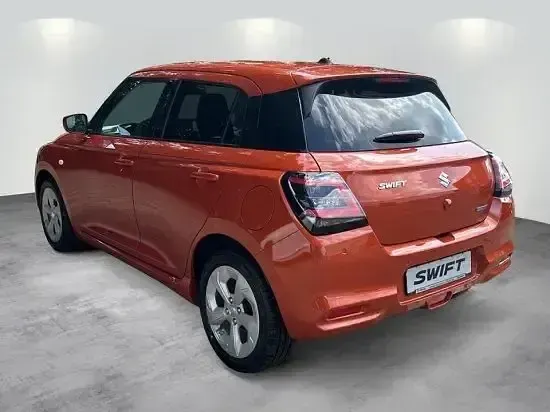 Neu Suzuki Swift Comfort 82 PS (60 kW) 2026 Flame orange pearl metallic Kleinwagen