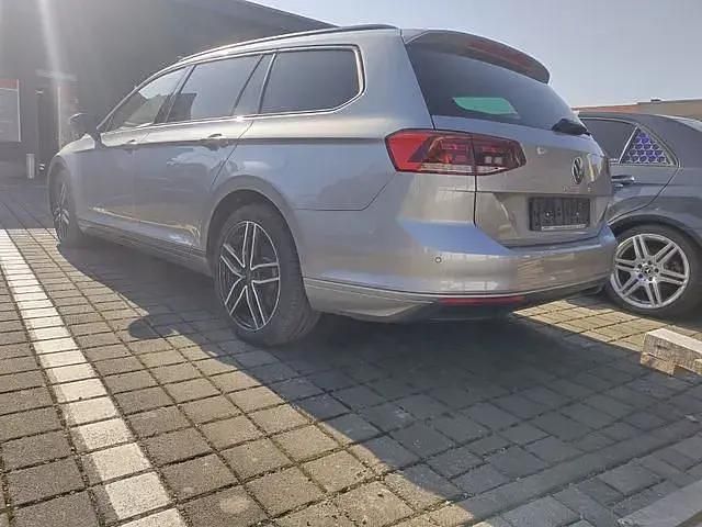 Second-hand VW Passat Basis 150 CP (110 kW) 2020 Argintiu Break