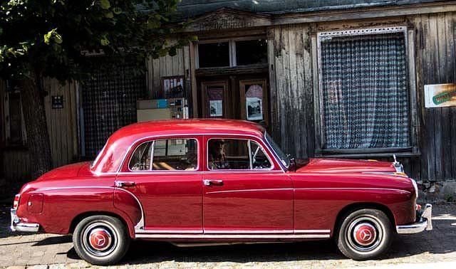 Gebraucht Mercedes 220 116 PS (85 kW) 1959 Rot Limousine