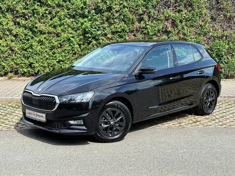 Neu Skoda 105 116 PS (85 kW) 2026 Schwarz Limousine